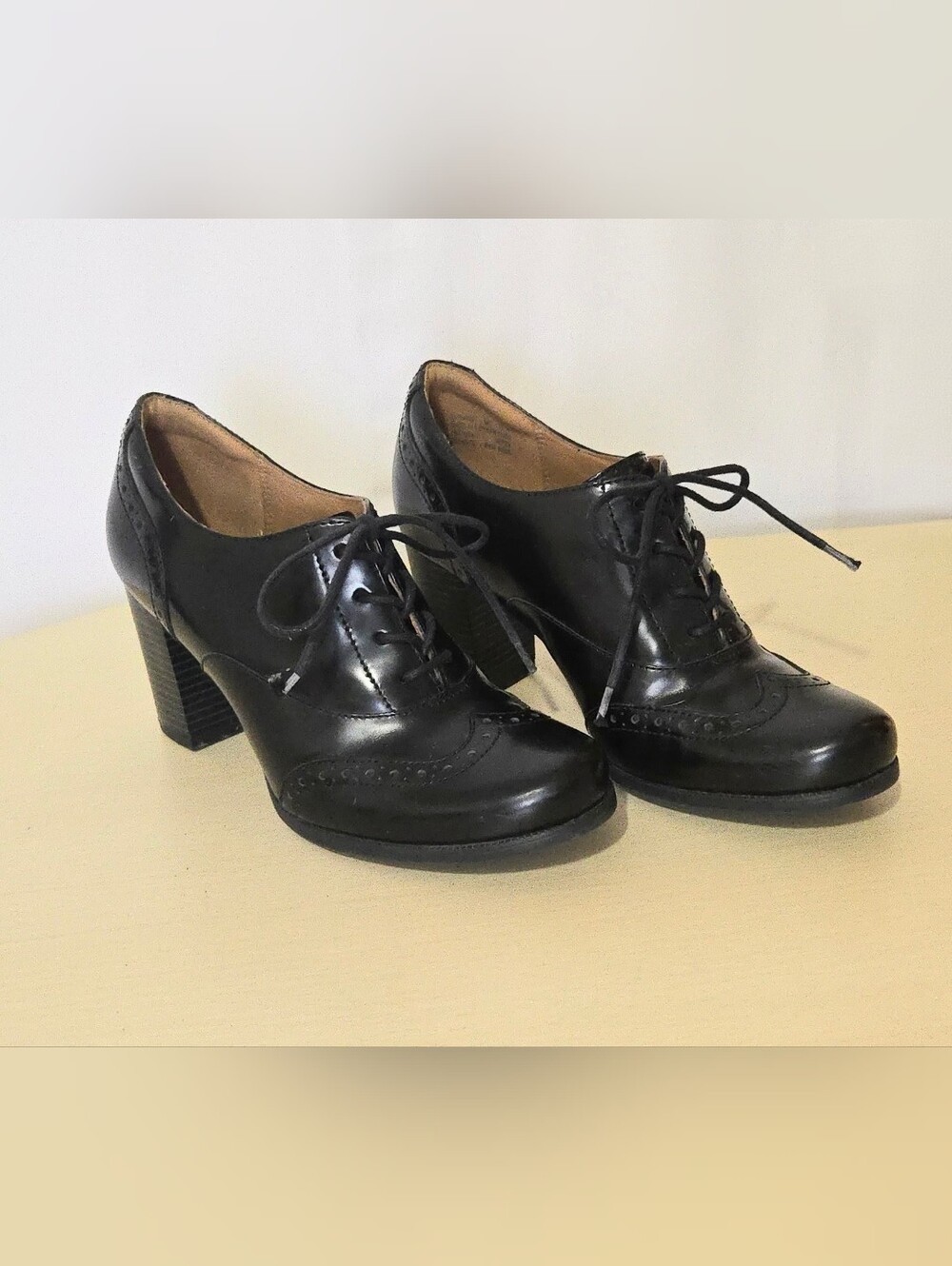 Clarks Artisan "Ciera Pier" Heeled Oxford - Black Leather - Wingtip - Size 7